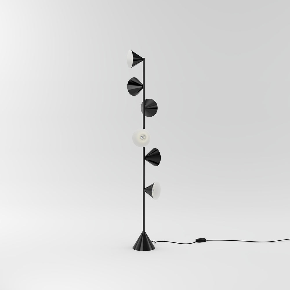 Atelier Areti 072OL-F01 / Black (white reflector). Official manufacturer photograph; exact model and visible finish verified.